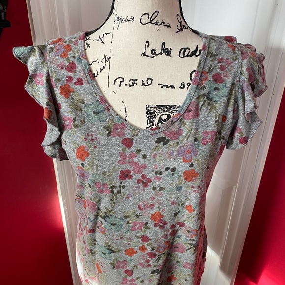 Basseterre Ruffle-Sleeve Tank - Picture 6 of 8